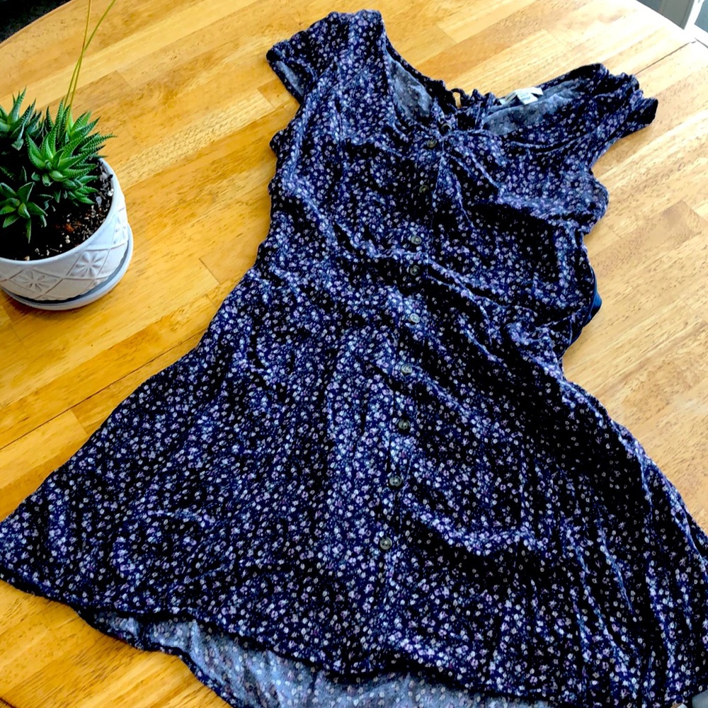 American Eagle Outfitters size medium dress with high low, sip and ties